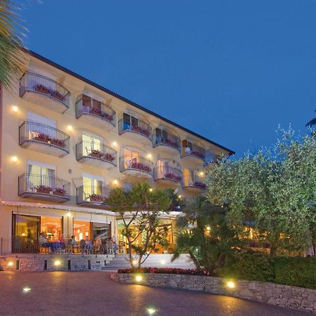 Hotel Galvani Torri Del Benaco Extérieur photo