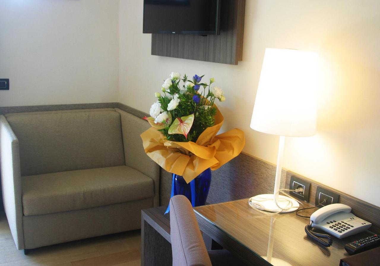 Hotel Galvani Torri Del Benaco Extérieur photo