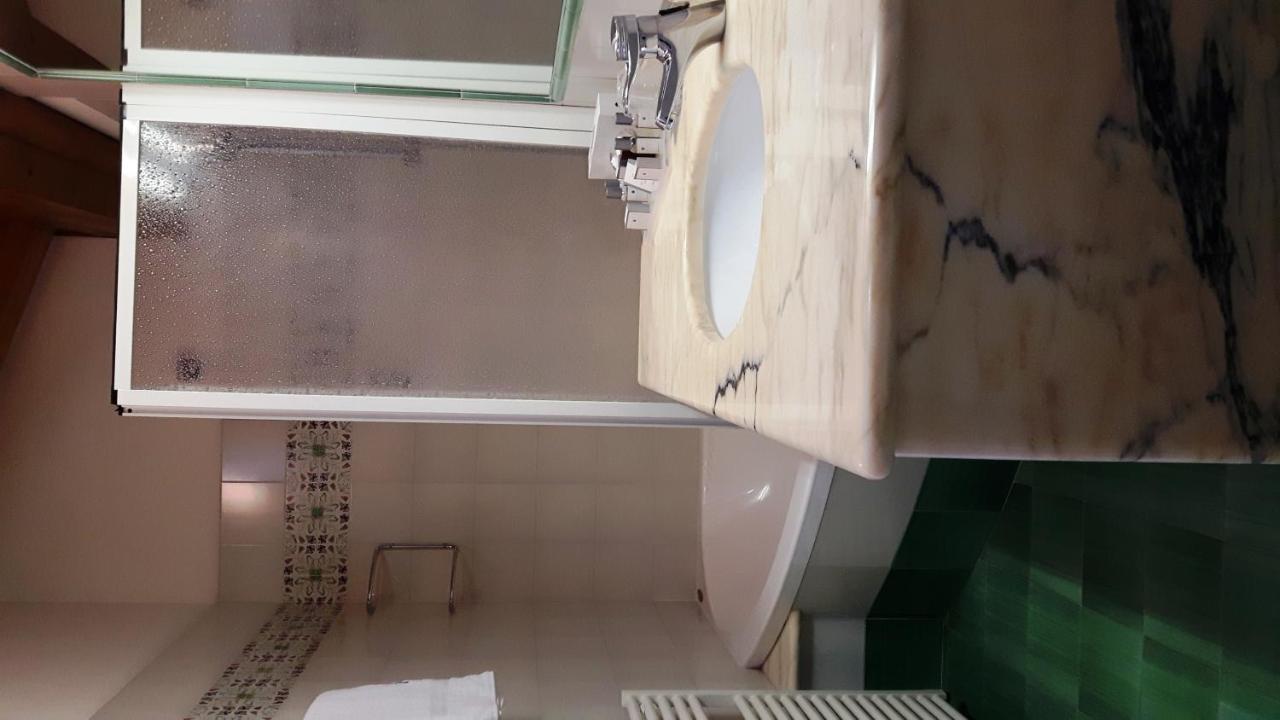 Hotel Galvani Torri Del Benaco Extérieur photo