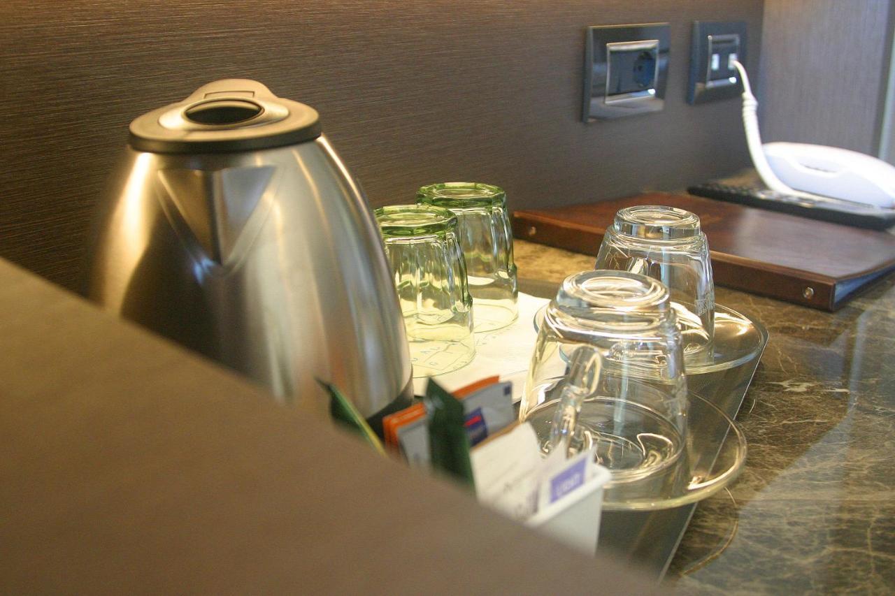 Hotel Galvani Torri Del Benaco Extérieur photo