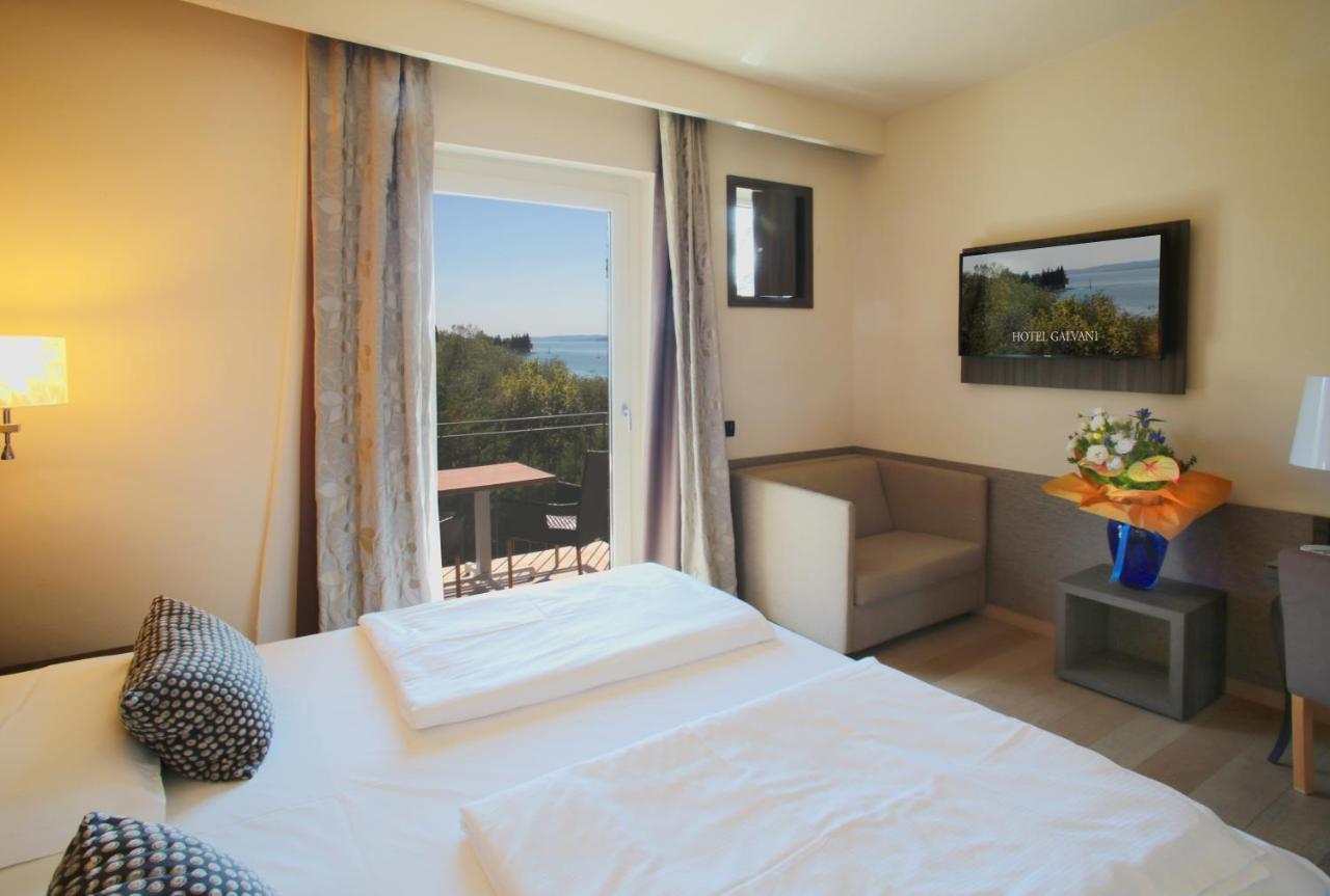 Hotel Galvani Torri Del Benaco Extérieur photo