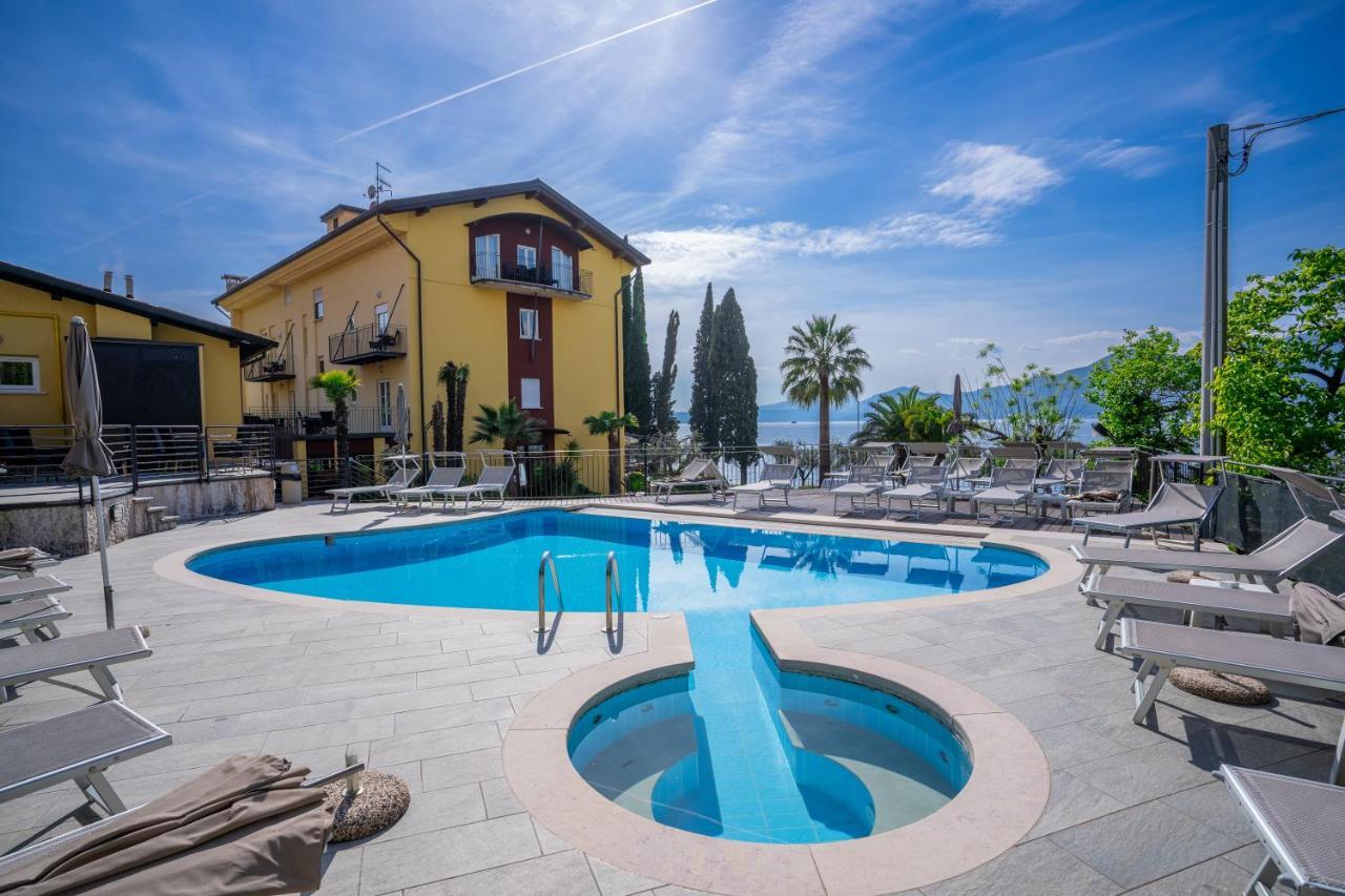 Hotel Galvani Torri Del Benaco Extérieur photo