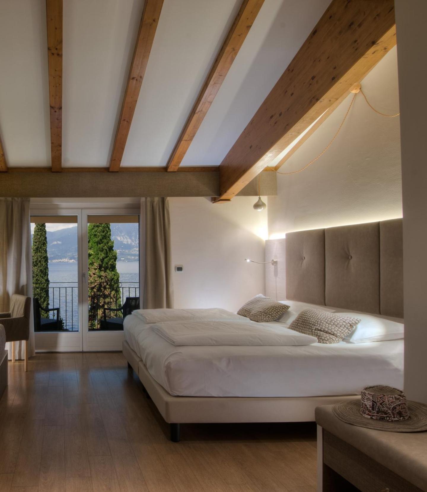 Hotel Galvani Torri Del Benaco Extérieur photo