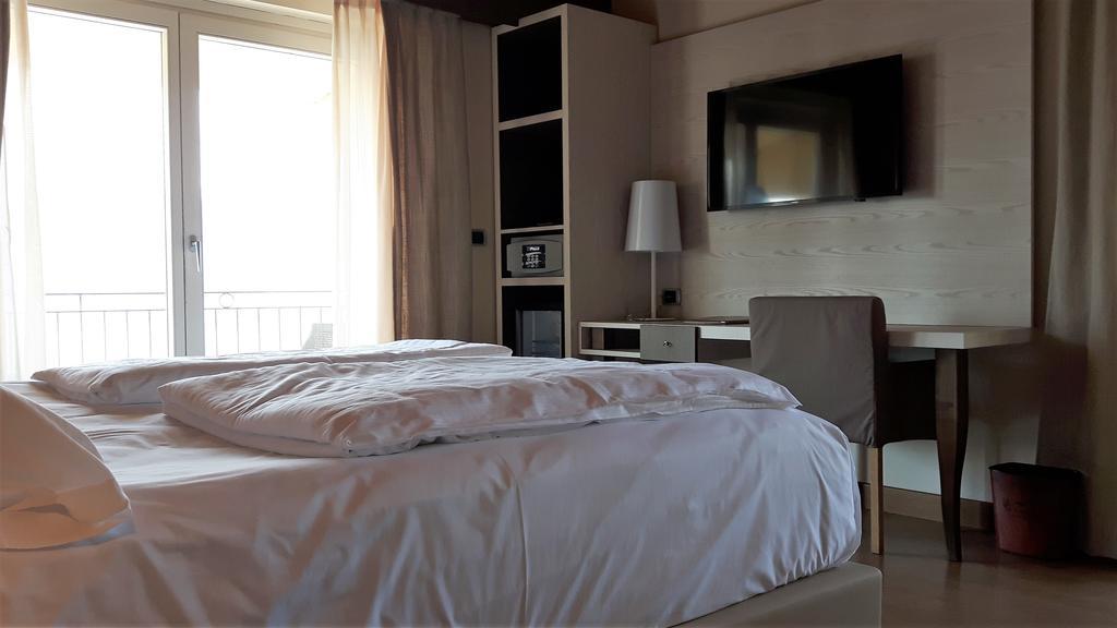 Hotel Galvani Torri Del Benaco Extérieur photo