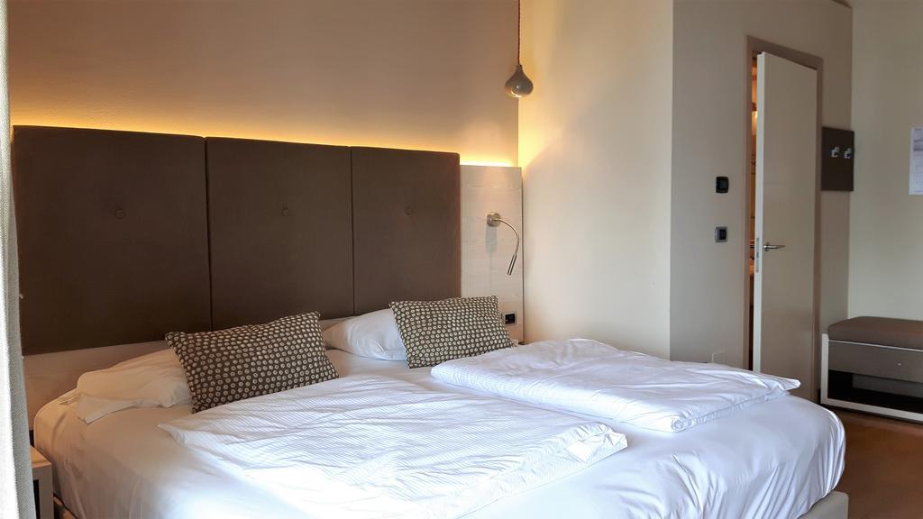 Hotel Galvani Torri Del Benaco Extérieur photo