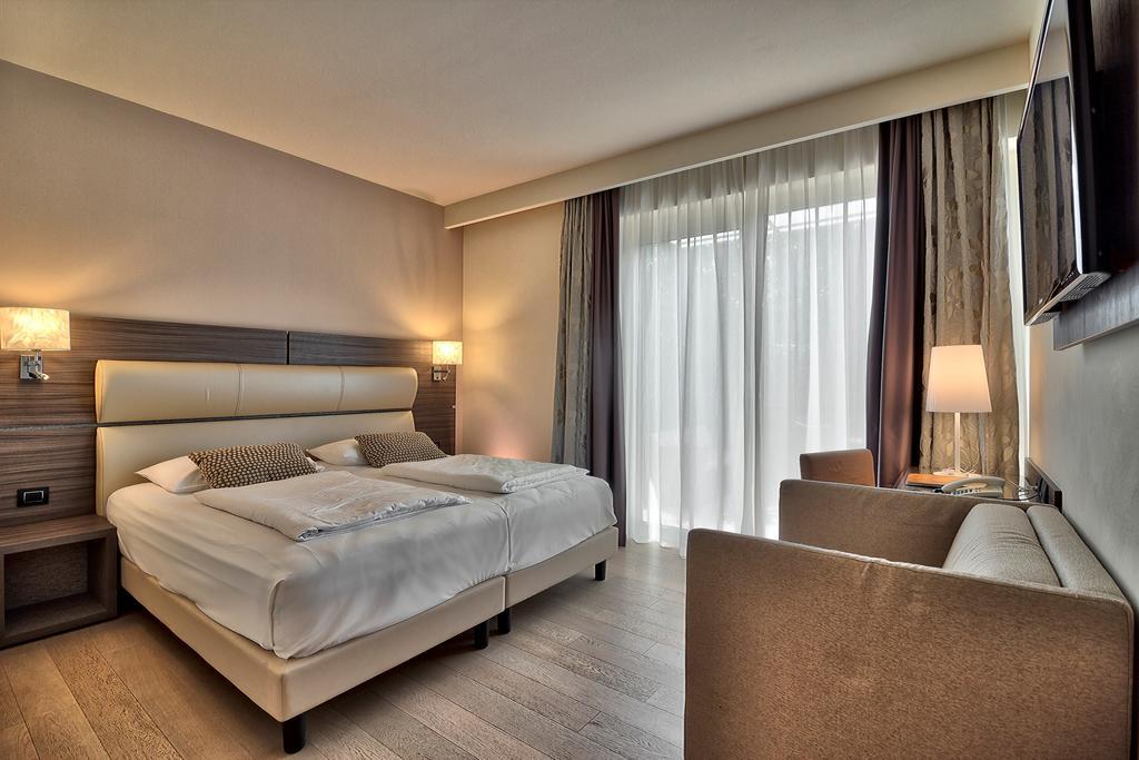 Hotel Galvani Torri Del Benaco Extérieur photo